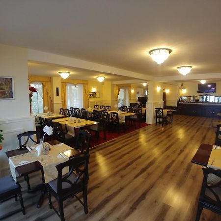 Hotel Mazurski Dworek Mikołajki Екстериор снимка