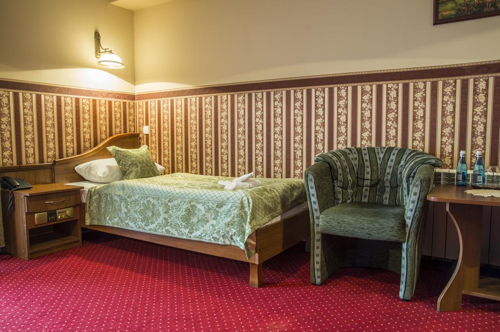 Hotel Mazurski Dworek Mikołajki Стая снимка