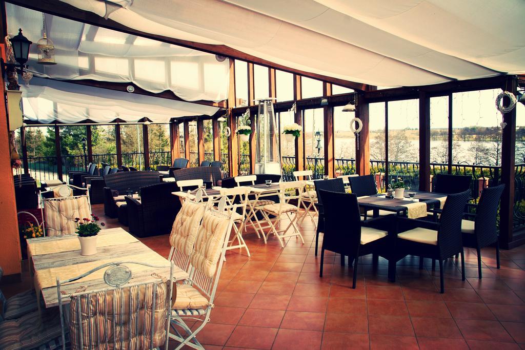 Hotel Mazurski Dworek Mikołajki Екстериор снимка