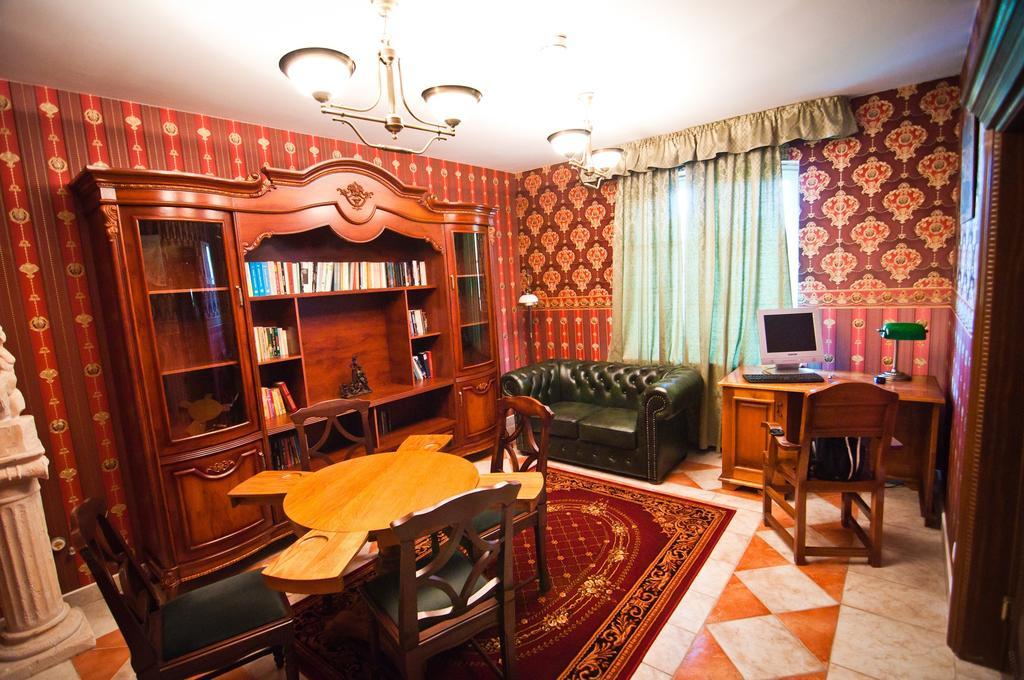Hotel Mazurski Dworek Mikołajki Екстериор снимка