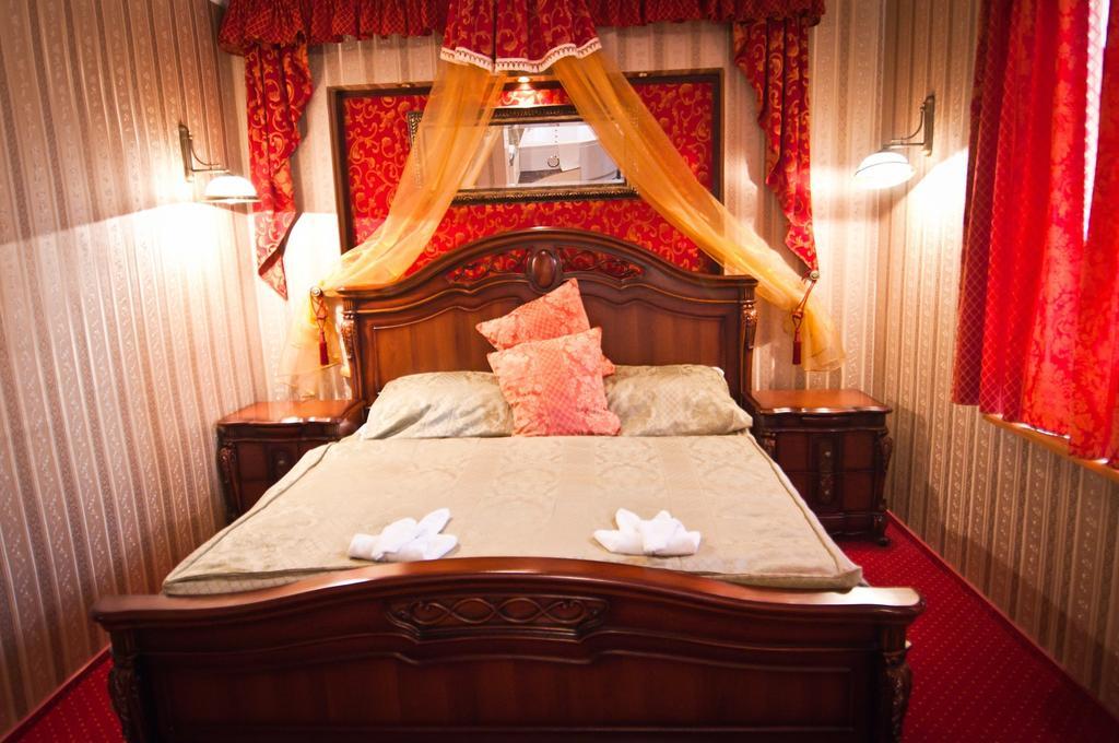 Hotel Mazurski Dworek Mikołajki Стая снимка