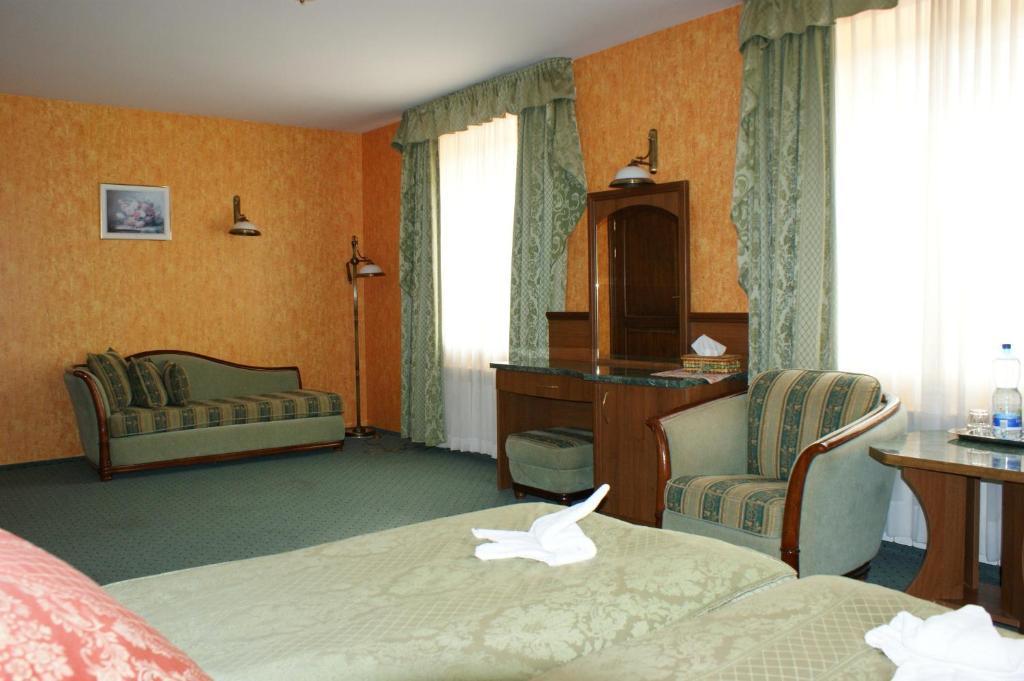 Hotel Mazurski Dworek Mikołajki Стая снимка