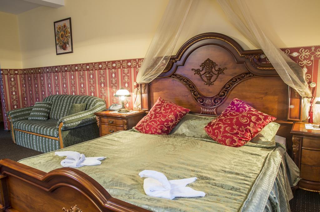 Hotel Mazurski Dworek Mikołajki Стая снимка