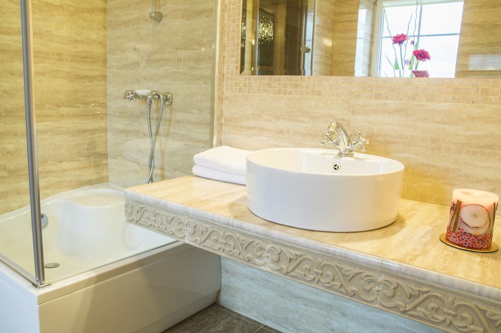 Hotel Mazurski Dworek Mikołajki Стая снимка