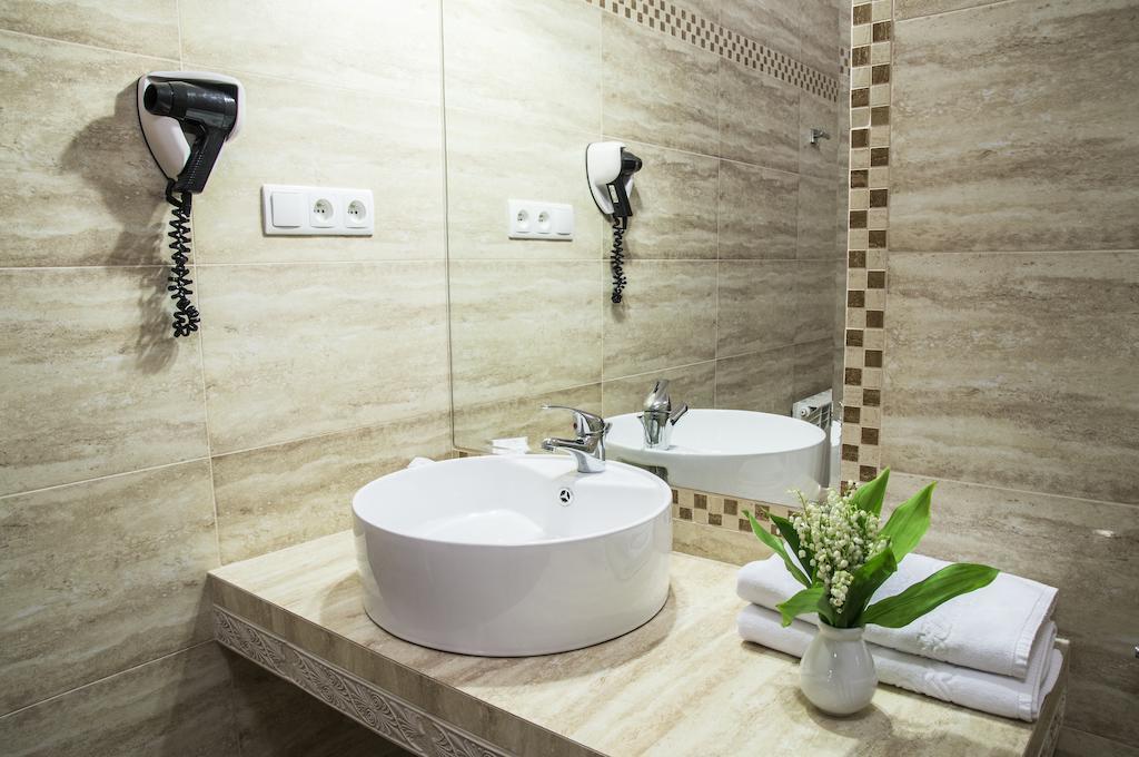 Hotel Mazurski Dworek Mikołajki Стая снимка