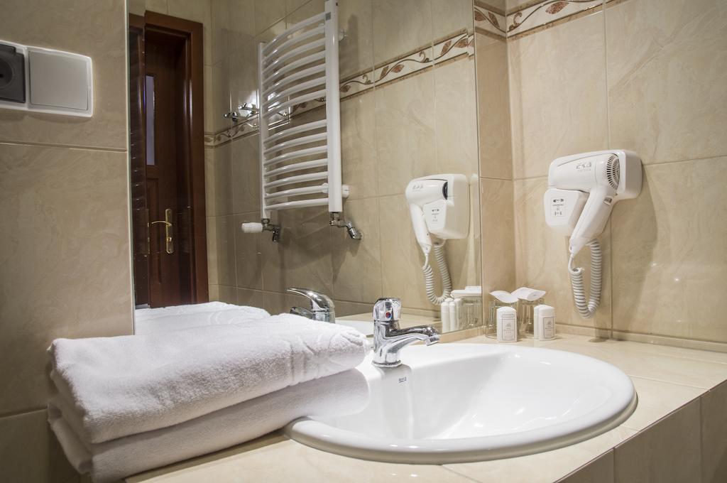 Hotel Mazurski Dworek Mikołajki Стая снимка