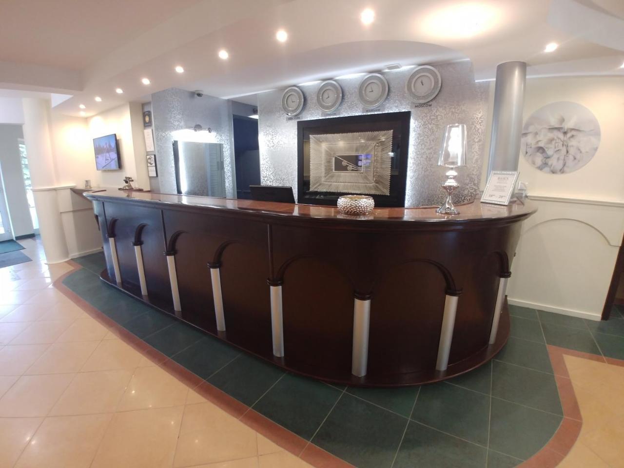 Hotel Mazurski Dworek Mikołajki Екстериор снимка
