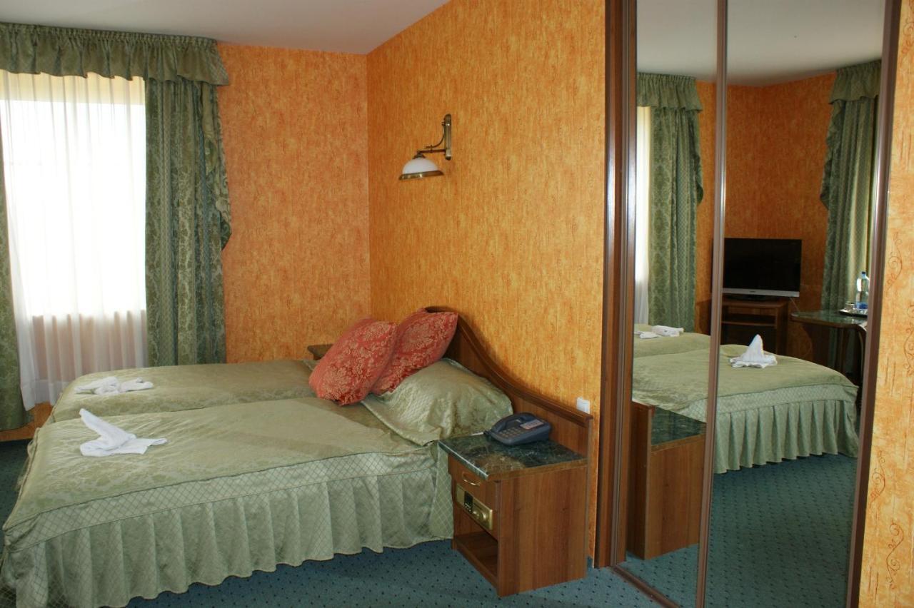 Hotel Mazurski Dworek Mikołajki Стая снимка